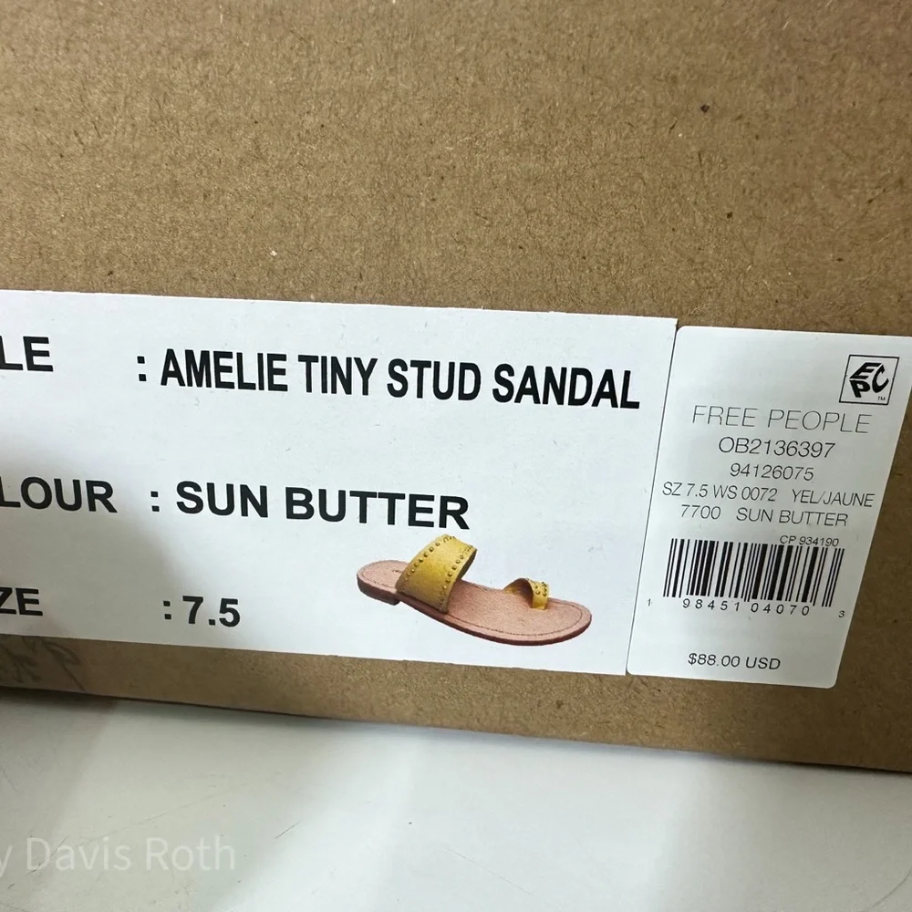 Free People Amelie Tiny Stud Sandal in Sun Butter size 7.5 New in Box